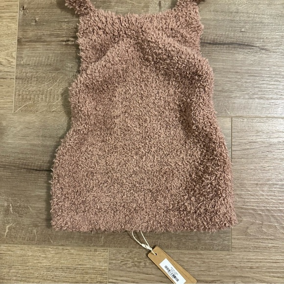 SKIMS Halter Neck Fuzzy Teddy Cropped Top Rose Clay Color Size S/M Women’s - Picture 4 of 8